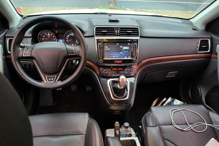 Used Haval H6 2014 Sport Version 1.5T Manual Two-Wheel Drive Elite Edition Center Console
