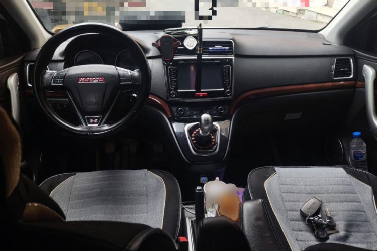 Used Haval H6 2014 Sport Version 1.5T Manual Two-Wheel Drive Elite Edition Center Console