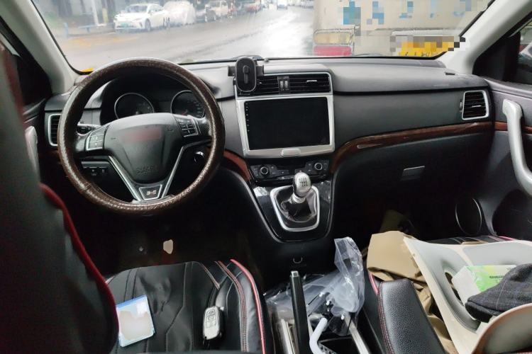 Used Haval H6 2014 Sport Version 1.5T Manual Two-Wheel Drive Elite Edition Center Console