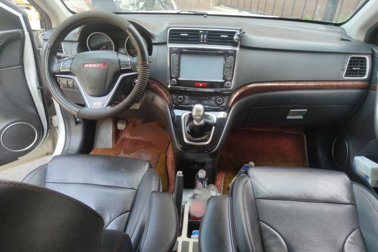 Used Haval H6 2014 Sport Version 1.5T Manual Two-Wheel Drive Elite Edition Center Console