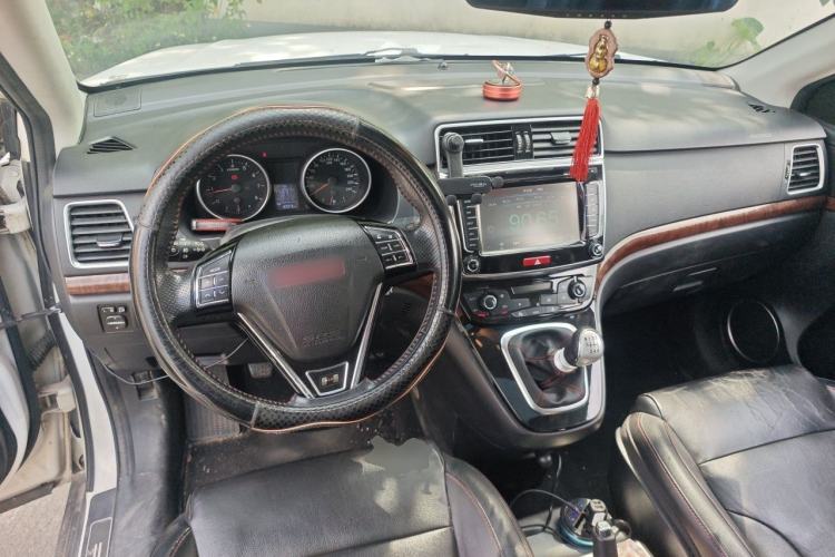 Used Haval H6 2014 Sport Version 1.5T Manual Two-Wheel Drive Elite Edition Center Console