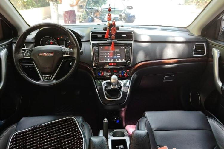 Used Haval H6 2014 Sport Version 1.5T Manual Two-Wheel Drive Elite Edition Center Console