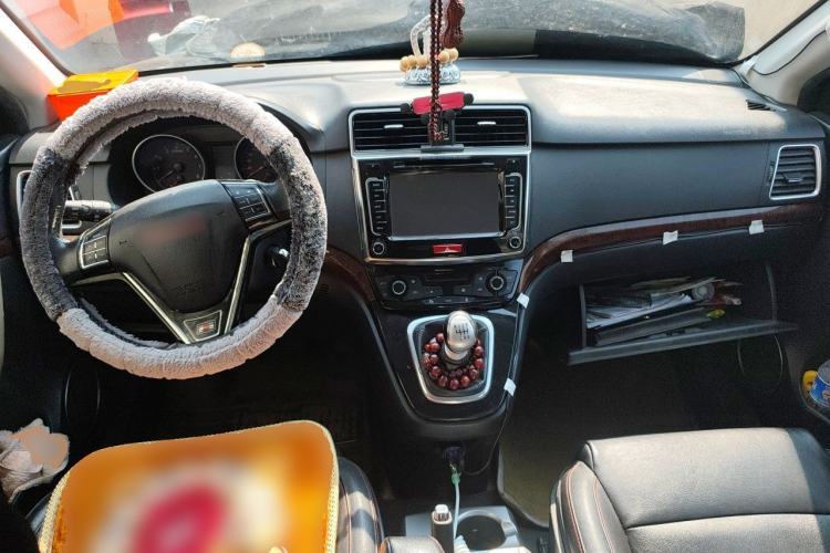 Used Haval H6 2014 Sport Version 1.5T Manual Two-Wheel Drive Elite Edition Center Console
