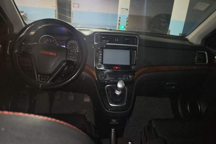 Used Haval H6 2014 Sport Version 1.5T Manual Two-Wheel Drive Elite Edition Center Console