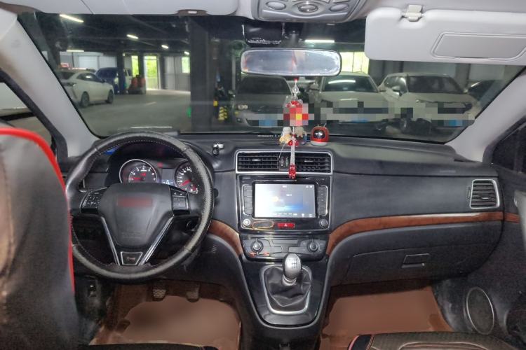 Used Haval H6 2014 Sport Version 1.5T Manual Two-Wheel Drive Elite Edition Center Console