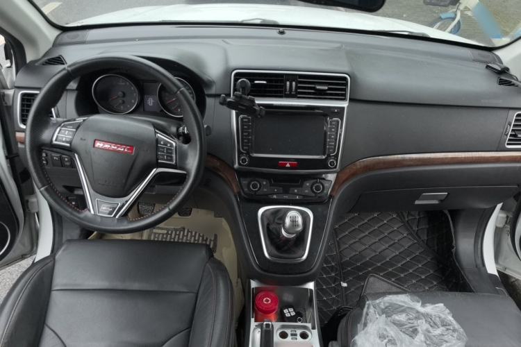 Used Haval H6 2014 Sport Version 1.5T Manual Two-Wheel Drive Elite Edition Center Console