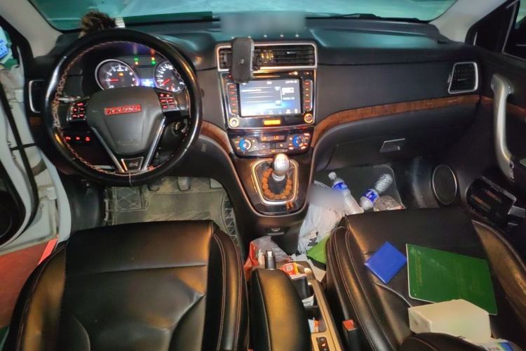 Used Haval H6 2014 Sport Version 1.5T Manual Two-Wheel Drive Elite Edition Center Console