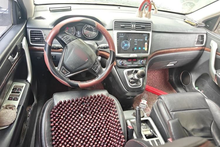 Used Haval H6 2014 Sport Version 1.5T Manual Two-Wheel Drive Elite Edition Center Console