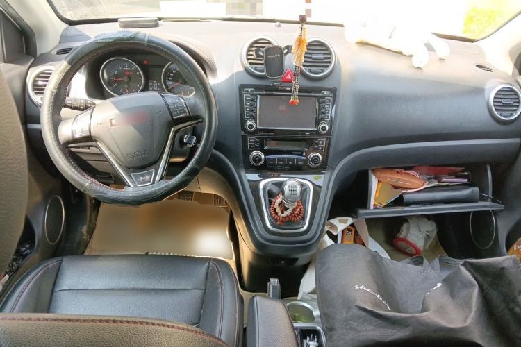 Used Haval H6 2014 Upgraded Model 1.5T Manual Two-Wheel Drive Elite Version Center Console