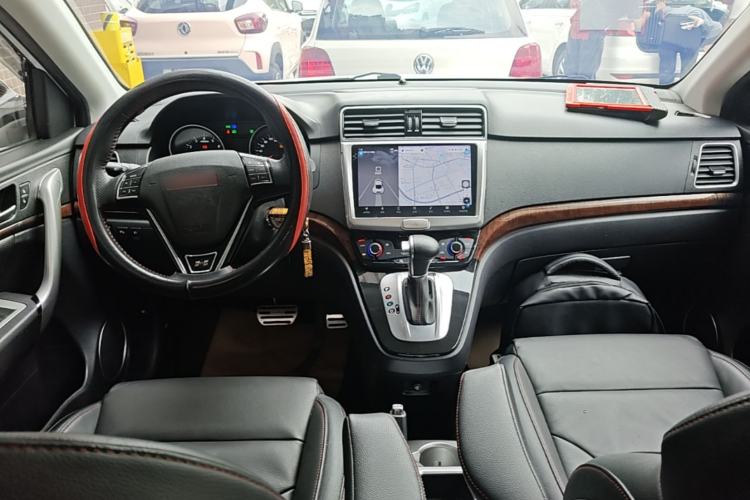 Used Haval H6 2014 Sport Edition 2.4L Automatic Elite Model Center Console