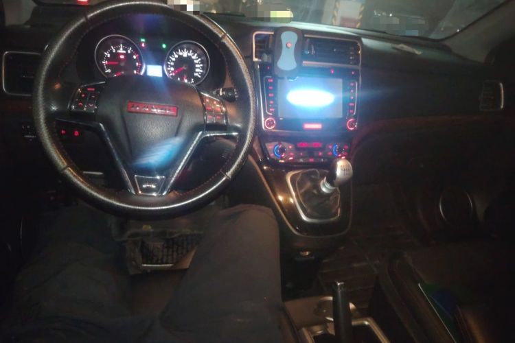 Used Haval H6 2014 Sport Version 1.5T Manual Two-Wheel Drive Elite Edition Center Console