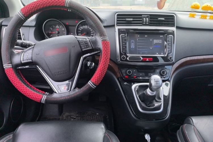 Used Haval H6 2014 Upgraded Model 1.5T Manual Two-Wheel Drive Elite Version Center Console