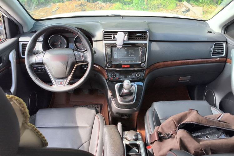 Used Haval H6 2014 Sport Version 1.5T Manual Two-Wheel Drive Elite Edition Center Console