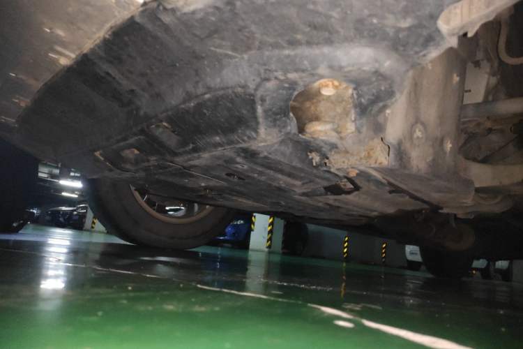 Used Haval H6 2014 Sport Version 1.5T Manual Two-Wheel Drive Elite Edition Chassis Front Left