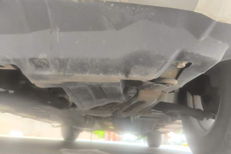 Used Haval H6 2014 Upgraded Model 1.5T Manual Two-Wheel Drive Elite Version Chassis Front Left