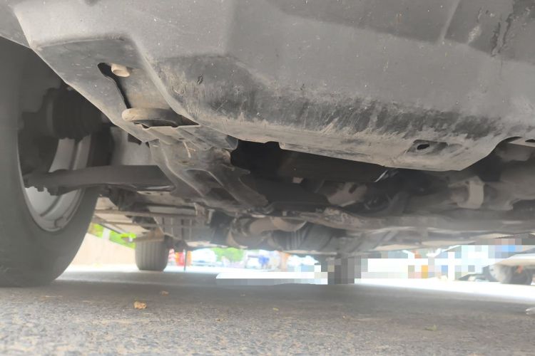 Used Haval H6 2014 Upgraded Model 1.5T Manual Two-Wheel Drive Elite Version Chassis Front Right