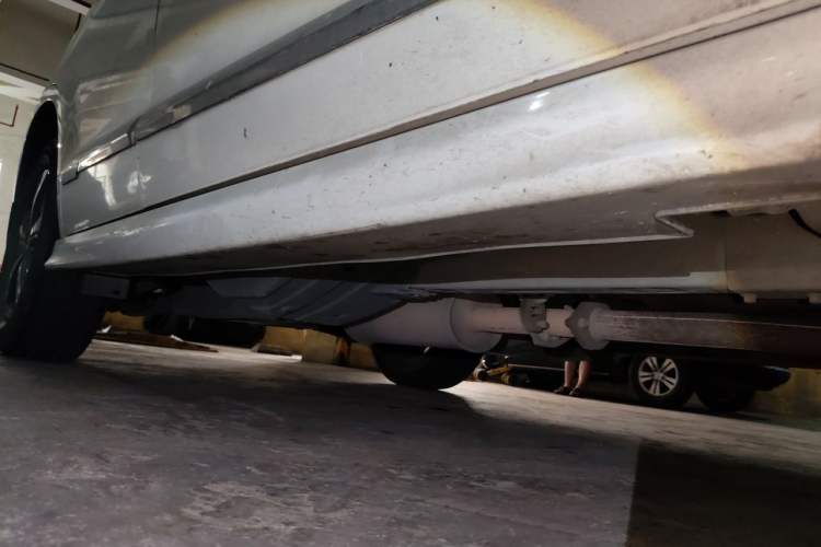 Used Haval H6 2014 Upgraded Model 1.5T Manual Two-Wheel Drive Elite Version Chassis Front Right