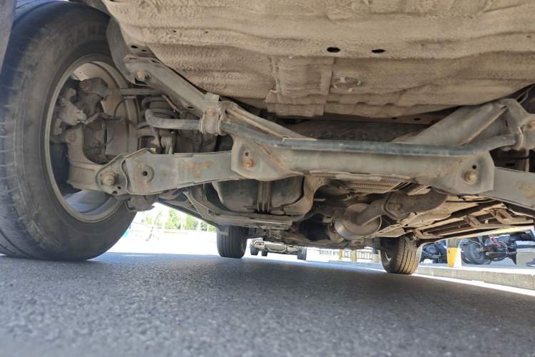 Used Haval H6 2014 Upgraded Model 2.0T Diesel Manual Two-Wheel Drive Elite Version Chassis Rear