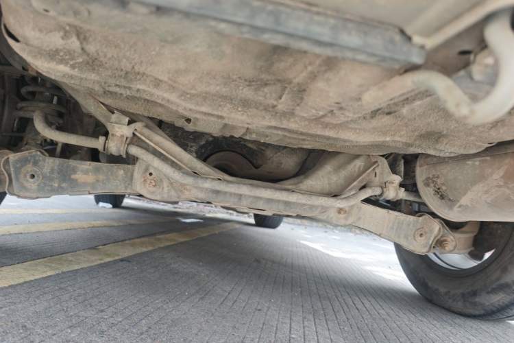 Used Haval H6 2014 Sport Version 1.5T Manual Two-Wheel Drive Elite Edition Chassis Rear