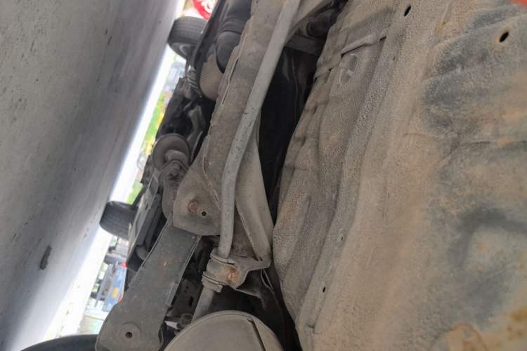 Used Haval H6 2014 Upgraded Model 1.5T Manual Two-Wheel Drive Elite Version Chassis Rear
