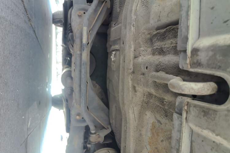 Used Haval H6 2014 Upgraded Model 1.5T Manual Two-Wheel Drive Elite Version Chassis Rear