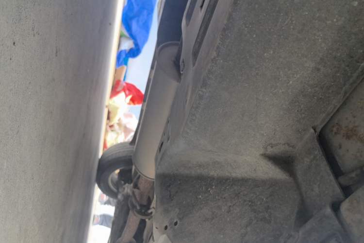 Used Haval H6 2014 Upgraded Model 1.5T Manual Two-Wheel Drive Elite Version Chassis Rear Right