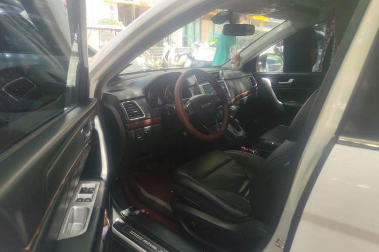 Used Haval H6 2014 Sport Edition 2.4L Automatic Elite Model Driver Seat