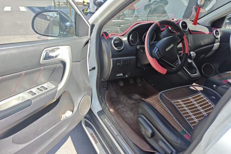 Used Haval H6 2014 Upgraded Model 2.0T Diesel Manual Two-Wheel Drive Elite Version Driver Seat