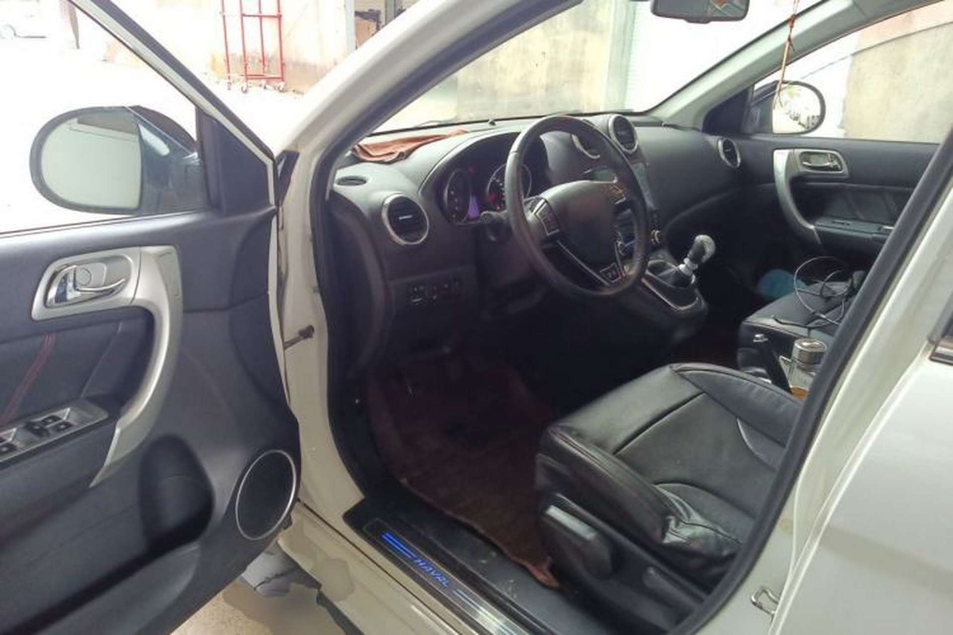 Used Haval H6 2014 Upgraded Model 1.5T Manual Two-Wheel Drive Elite Version Driver Seat