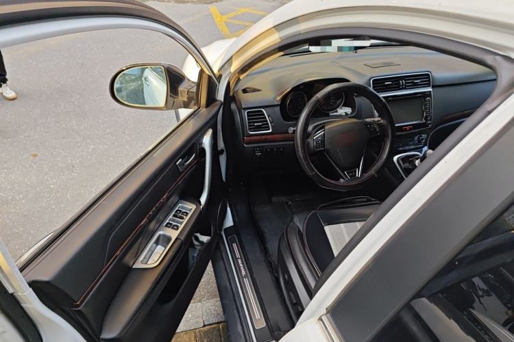 Used Haval H6 2014 Sport Version 1.5T Manual Two-Wheel Drive Elite Edition Driver Seat