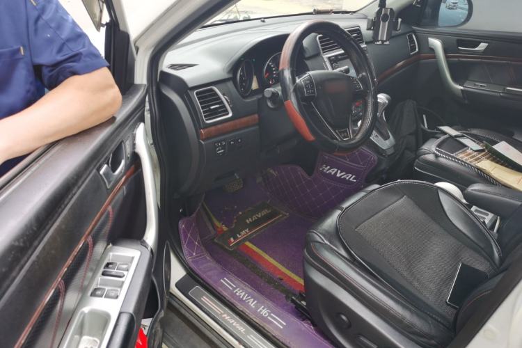 Used Haval H6 2014 Sport Edition 2.4L Automatic Elite Model Driver Seat