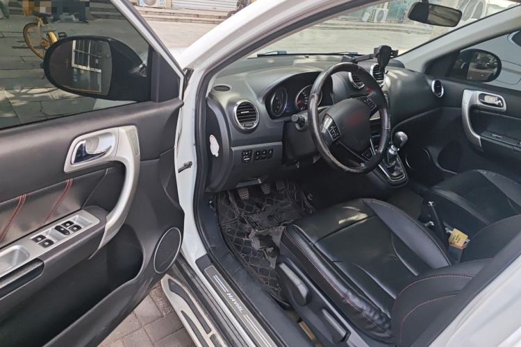 Used Haval H6 2014 Upgraded Model 1.5T Manual Two-Wheel Drive Elite Version Driver Seat