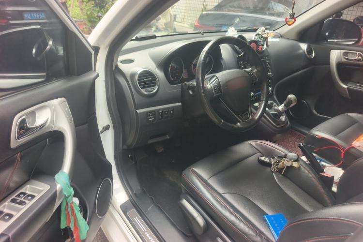 Used Haval H6 2014 Upgraded Model 1.5T Manual Two-Wheel Drive Elite Version Driver Seat