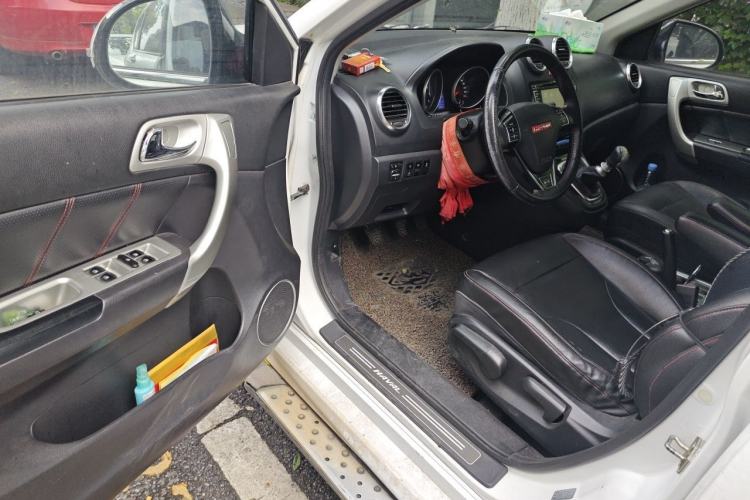 Used Haval H6 2014 Upgraded Model 1.5T Manual Two-Wheel Drive Elite Version Driver Seat