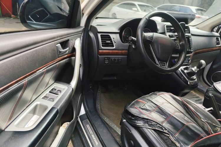 Used Haval H6 2014 Sport Edition 2.0T Diesel Manual Two-Wheel Drive Prestige Model Driver Seat