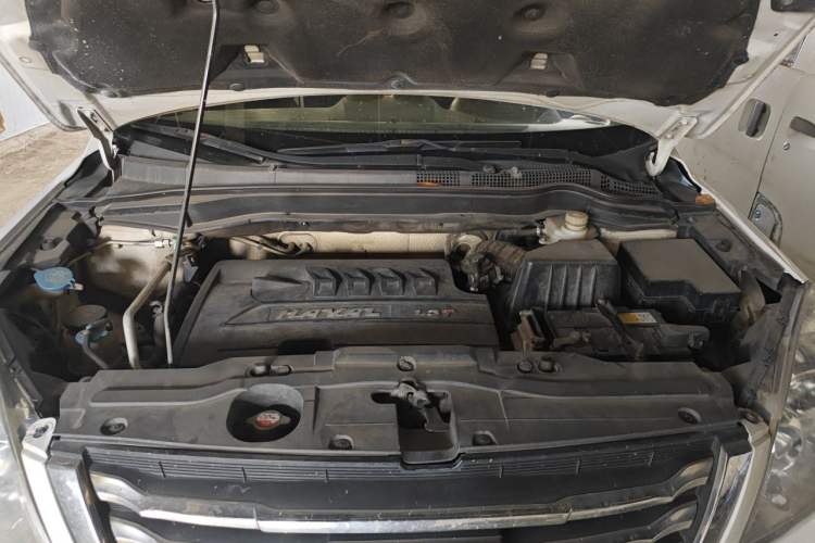 Used Haval H6 2014 Upgraded Model 1.5T Manual Two-Wheel Drive Elite Version Engine Bay