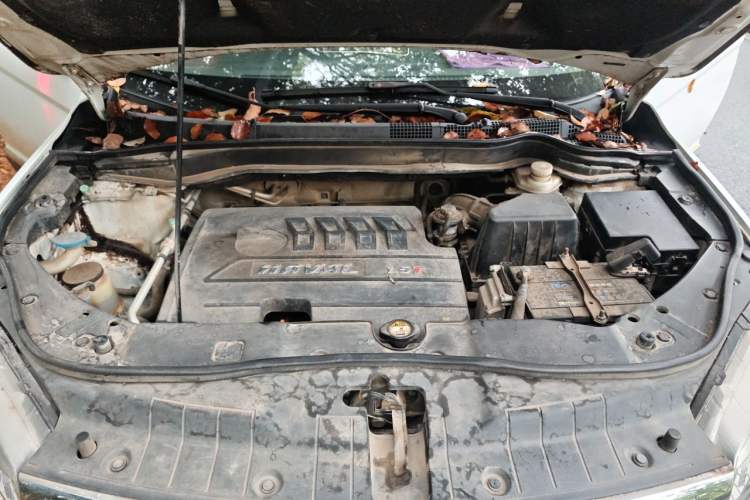 Used Haval H6 2014 Upgraded Model 1.5T Manual Two-Wheel Drive Elite Version Engine Bay