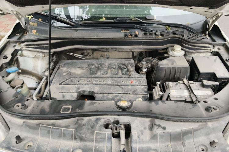 Used Haval H6 2014 Sport Version 1.5T Manual Two-Wheel Drive Elite Edition Engine Bay