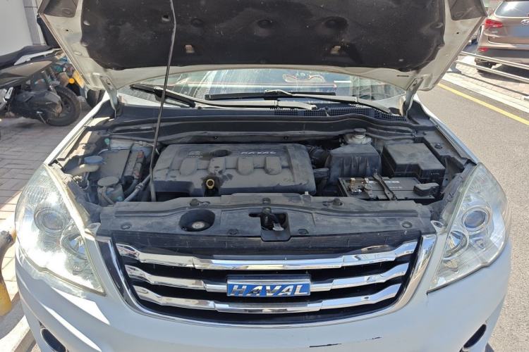 Used Haval H6 2014 Upgraded Model 2.0T Diesel Manual Two-Wheel Drive Elite Version Engine Bay