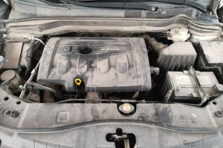 Used Haval H6 2014 Sport Edition 2.0T Diesel Manual Two-Wheel Drive Prestige Model Engine Bay