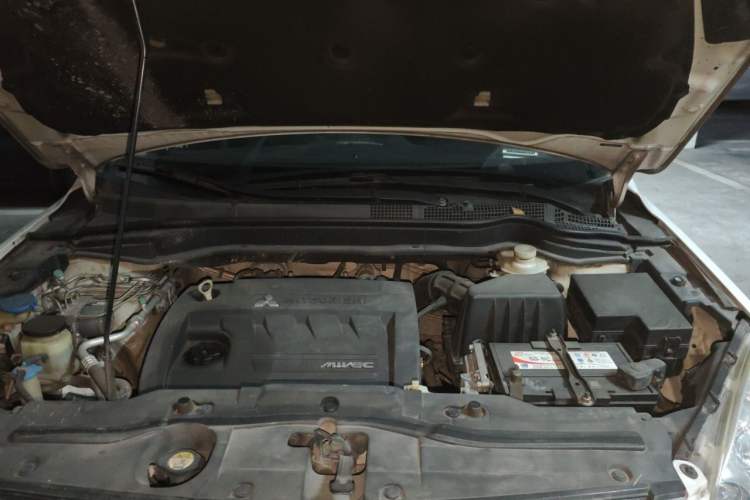 Used Haval H6 2014 Sports Edition 2.4L Automatic Prestige Model Engine Bay