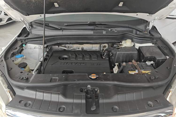 Used Haval H6 2014 Sport Version 1.5T Manual Two-Wheel Drive Elite Edition Engine Bay