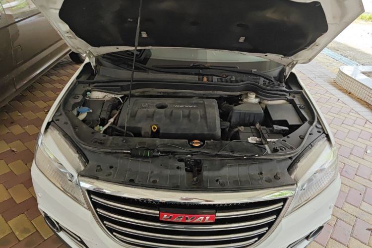 Used Haval H6 2014 Sport Edition 2.0T Diesel Manual Two-Wheel Drive Prestige Model Engine Bay