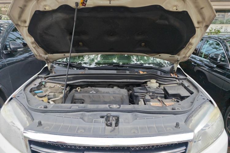 Used Haval H6 2014 Sports Edition 2.4L Automatic Prestige Model Engine Bay