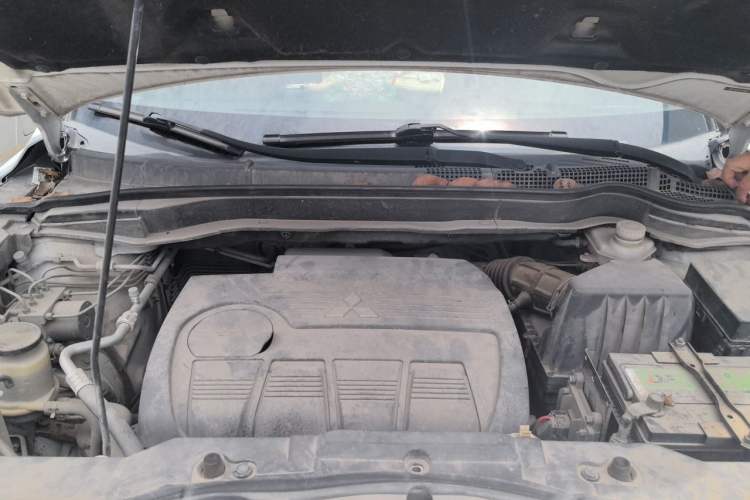 Used Haval H6 2014 Upgraded Model 1.5T Manual Two-Wheel Drive Elite Version Engine Bay