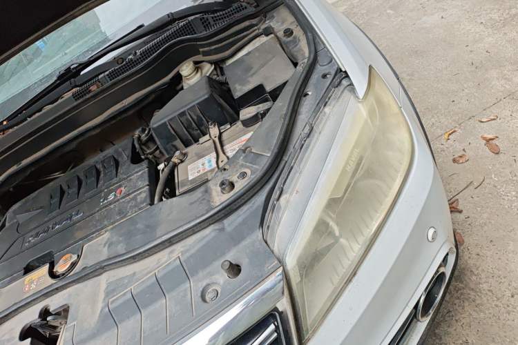 Used Haval H6 2014 Sport Version 1.5T Manual Two-Wheel Drive Elite Edition Engine Bay Left