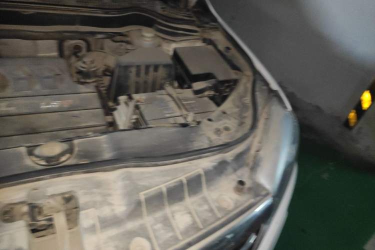 Used Haval H6 2014 Sport Version 1.5T Manual Two-Wheel Drive Elite Edition Engine Bay Left