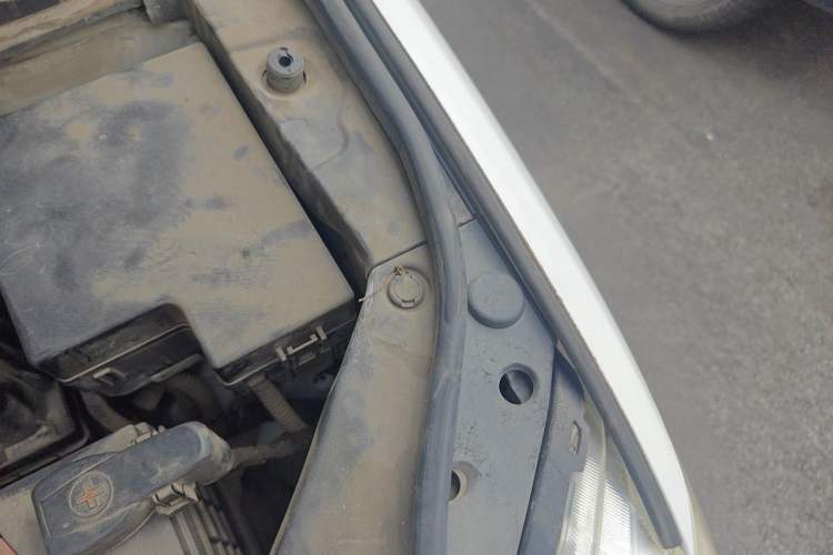 Used Haval H6 2014 Sport Version 1.5T Manual Two-Wheel Drive Elite Edition Engine Bay Left