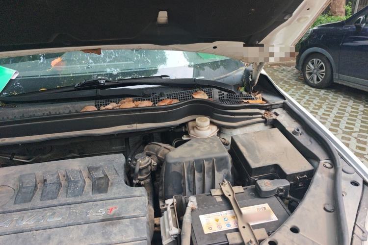 Used Haval H6 2014 Sport Version 1.5T Manual Two-Wheel Drive Elite Edition Engine Bay Left