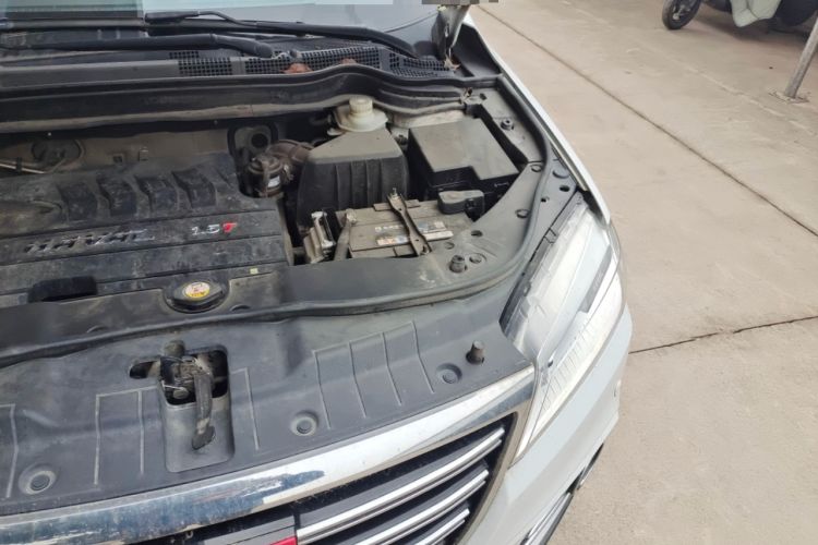 Used Haval H6 2014 Sport Version 1.5T Manual Two-Wheel Drive Elite Edition Engine Bay Left